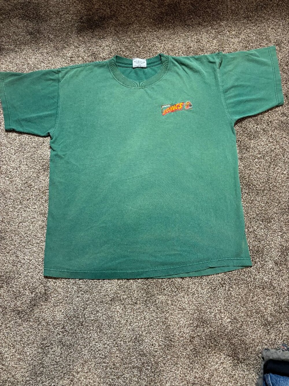Seattle SuperSonics Embroidered Logo T-Shirt in Green - XL Vintage NBA